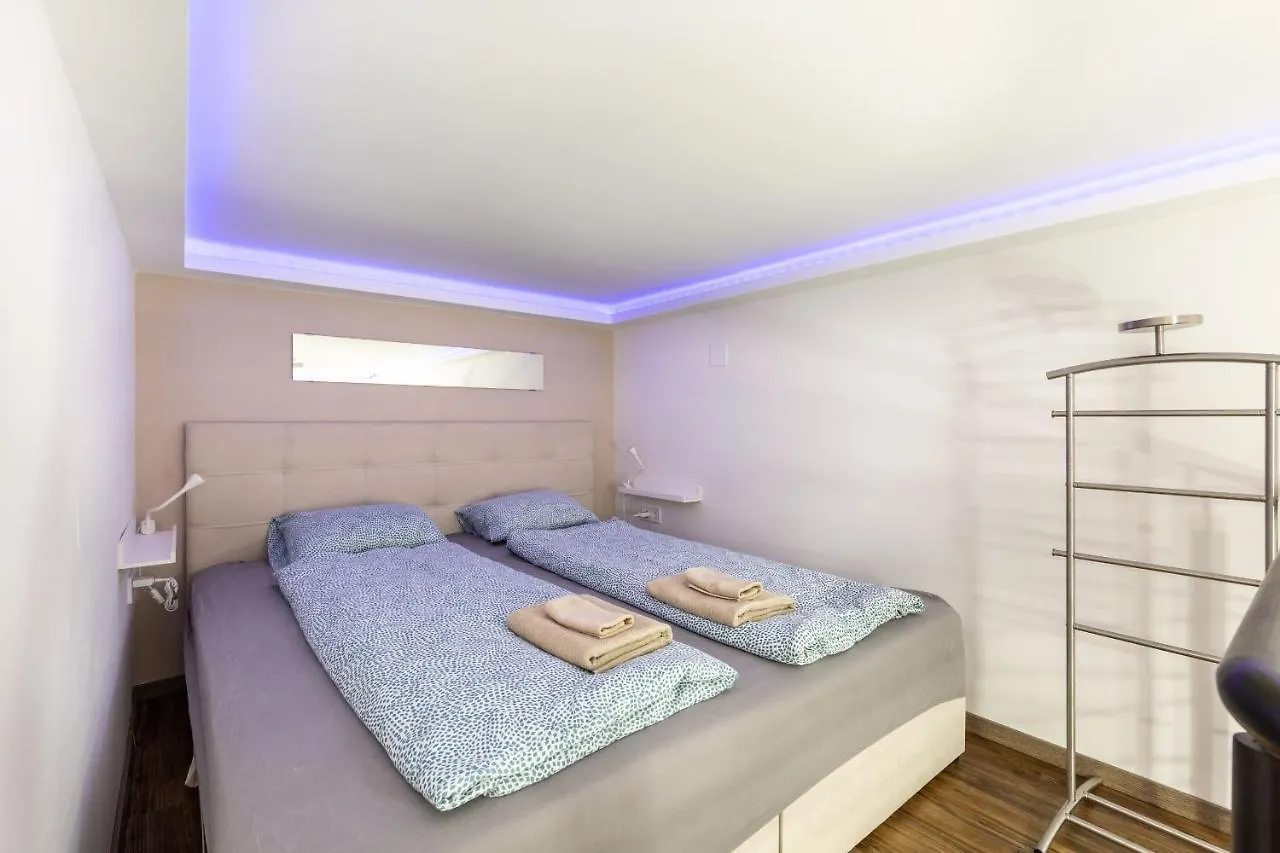 W11 A Weiner Apartment Budapest Hungary